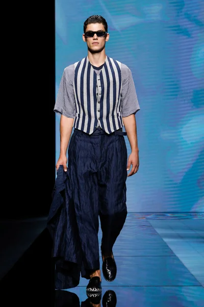 Look 49